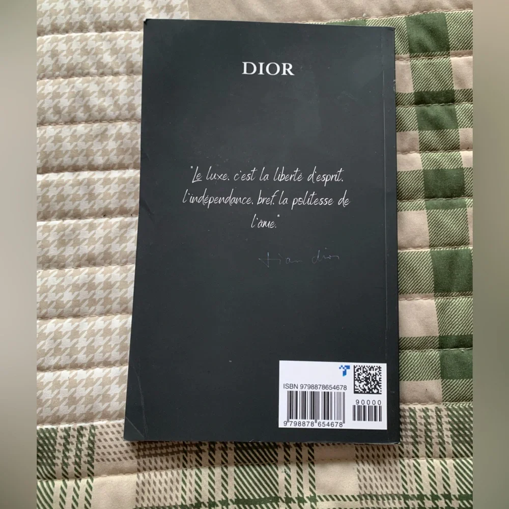 DIOR BOOK - Picture 2 of 4